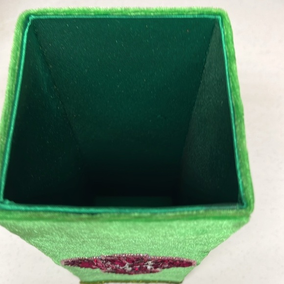 Holiday Square Sequin Wine Gift Box - Picture 7 of 10